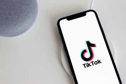 Ilustrasi aplikasi TikTok. (dok. pexels/cottonbro)