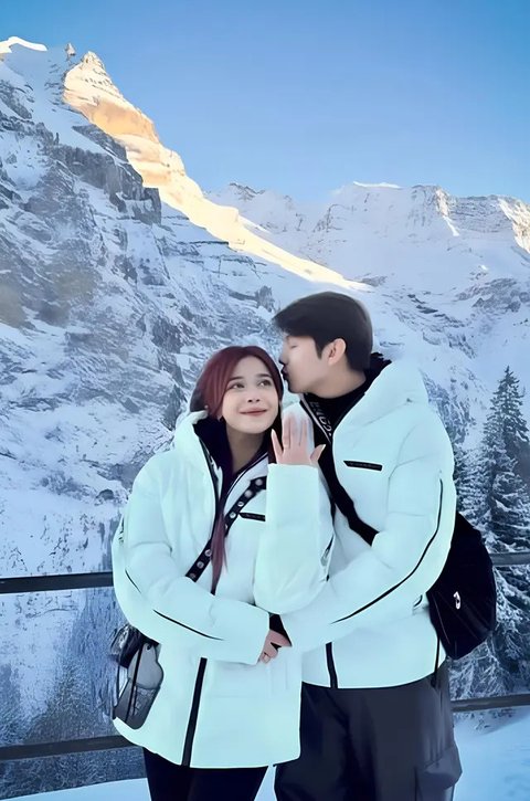 Potret Brisia Jodie Dilamar Alden di Swiss, Romantis Berlatar Gunung Salju (Sumber: Instagram/brisiajodie96)
