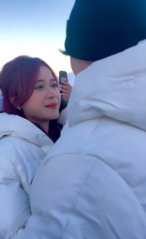 Potret Brisia Jodie Dilamar Alden di Swiss, Romantis Berlatar Gunung Salju (Sumber: Instagram/brisiajodie96)
