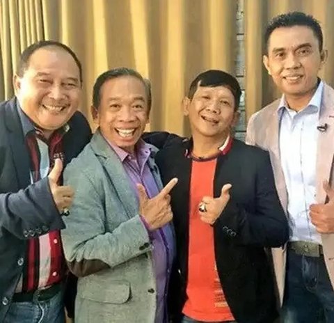 Potret Nurul Qomar dengan Grup Empat Sekawan (Sumber: Instagram/derry4sekawanreal)