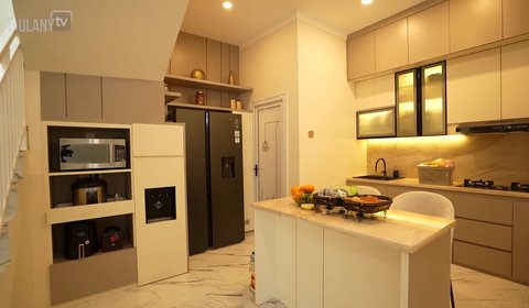 Potret Rumah Baru Ebel Cobra Usai Direnovasi, Tampak Minimalis dan Mewah