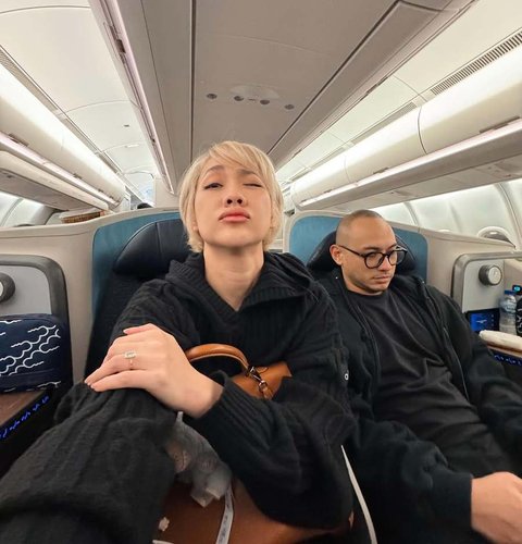 Akhir tahun dan awal tahun selalu menjadi waktu yang paling banyak diminati oleh para selebriti untuk pergi berlibur. BCL pun tak ketinggalan.