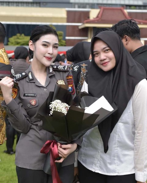 "Lalu saya ditempatkan di Polres Bengkulu Selatan pada Satuan Intelijen Keamanan (Satintelkam) sebagai pelayanan pembuatan SKCK. Pada tahun 2019 saya mutasi tugas di Polda Jatim dan ditempatkan pada Direktorat Intelijen Keamanan (Ditintelkam) hingga hari ini," lanjutnya.