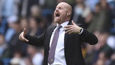 Pelatih Everton, Sean Dyche jelang laga pekan ke-24 Premier League 2023/2024 menghadapi Manchester City di Etihad Stadium, Manchester, Sabtu (10/2/2024). (AP Photo/Rui Vieira)