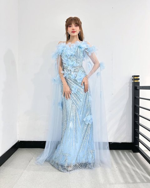 Bikin Pangling, Penampilan Rina Nose Cetar Membahana Bak Boneka