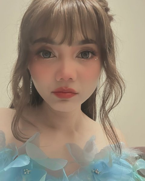 Bikin Pangling, Penampilan Rina Nose Cetar Membahana Bak Boneka