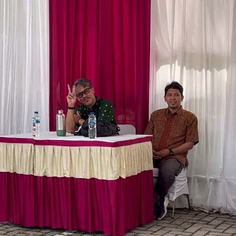 Tahun Baru Punya Jabatan Baru, Ernest Cokelat dan Nirina Zubir Kini Jadi Bapak - Ibu RT