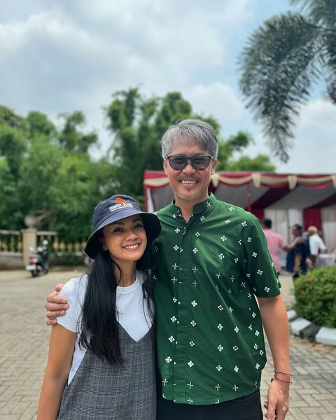 Tahun Baru Punya Jabatan Baru, Ernest Cokelat dan Nirina Zubir Kini Jadi Bapak - Ibu RT