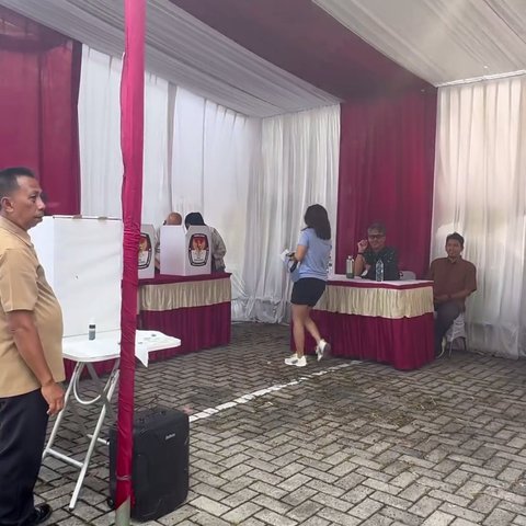 Tahun Baru Punya Jabatan Baru, Ernest Cokelat dan Nirina Zubir Kini Jadi Bapak - Ibu RT