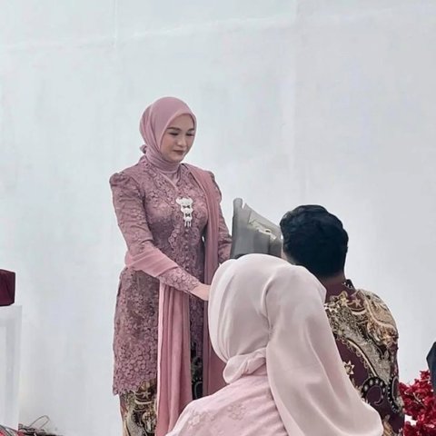 Selamat! Salma Salsabil Akhirnya Resmi Dilamar Dimansyah Laitupa