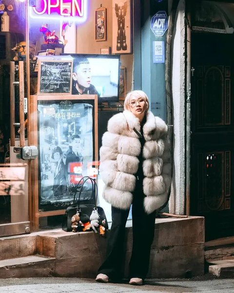 Potret OOTD BCL selama di Korea Selatan. (sumber: Instagram/itsmebcl)