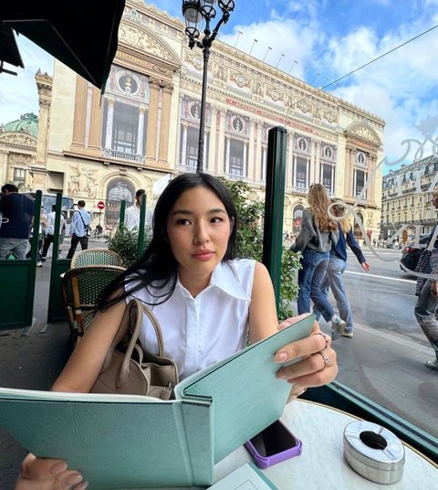 7 Potret Tiffany Soetanto Istri Chef Arnold dengan Makeup Simple, Outfit Elegan, Auranya Mewah