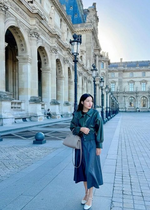 7 Potret Tiffany Soetanto Istri Chef Arnold dengan Makeup Simple, Outfit Elegan, Auranya Mewah