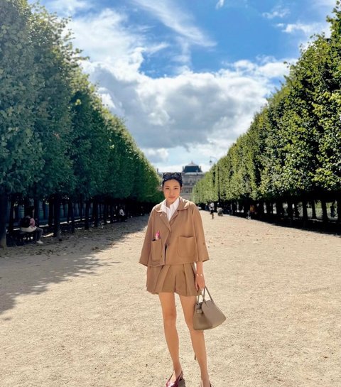 7 Potret Tiffany Soetanto Istri Chef Arnold dengan Makeup Simple, Outfit Elegan, Auranya Mewah