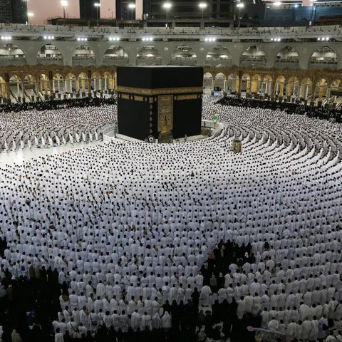 Ilustrasi haji, umrah, Ka'bah. (Photo created by vecstock on www.freepik.com)
