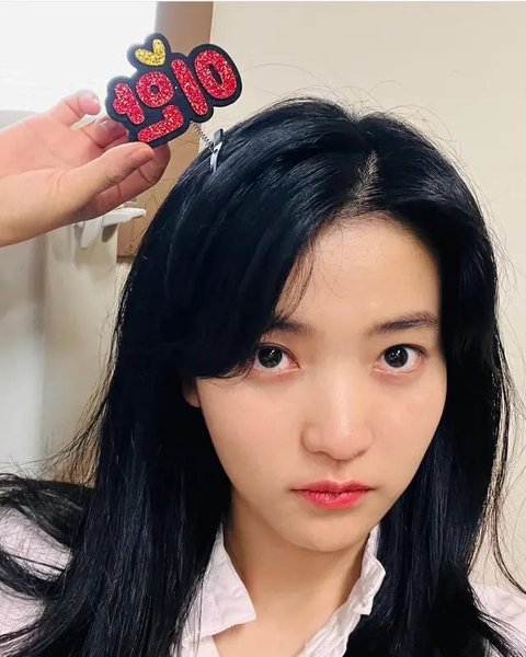 Diet ala Kim Tae Ri: makan saat lapar, nikmati porsi besar, dan hindari tekanan diet ekstrem. Rahasia santai untuk kurus dan sehat, langsung dari aktris berbakat ini! (Foto: instagram.com/kim