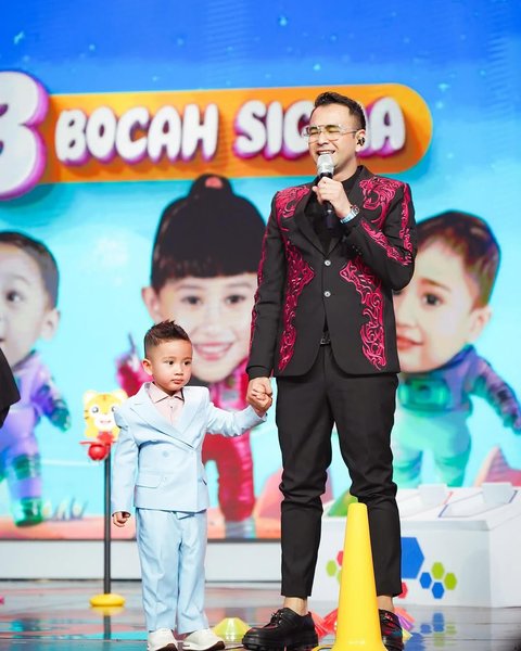 Potret Raffi Ahmad Syuting Ditemani Rafathar, Rayyanza dan Lily