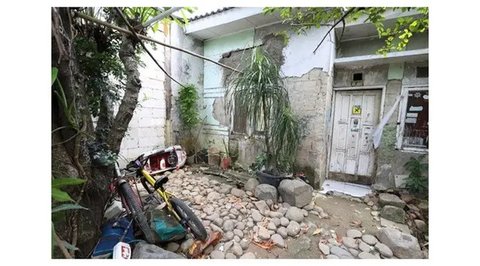 Potret rumah terduga pelaku penusukan aktor Sandy Permana. (sumber: KapanLagi/Budy Santoso)