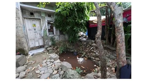 Potret rumah terduga pelaku penusukan aktor Sandy Permana. (sumber: KapanLagi/Budy Santoso)