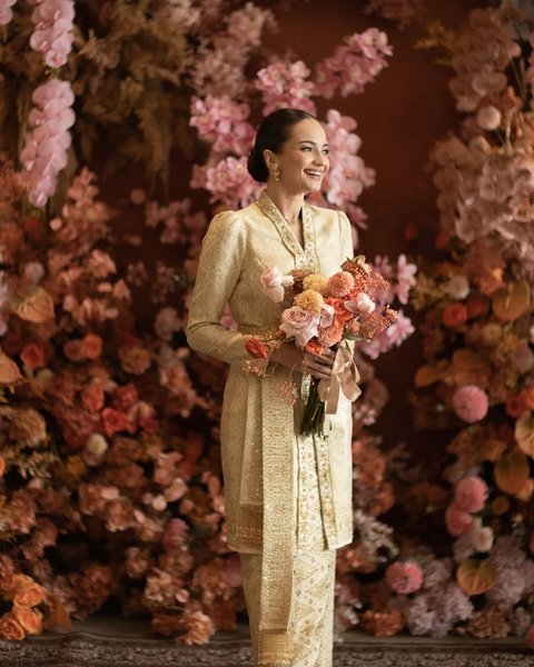 Model Kebaya Modern ala Enzy Storia, Potret Cantiknya Makin Terpancar
