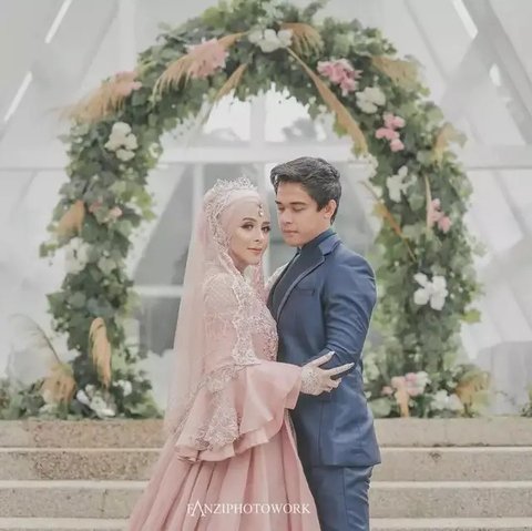 Potret Kenangan Thya Sethya Eks Gadis MMA dan Suami (Sumber: Instagram/thyasethyaa)