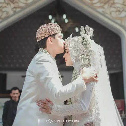 Potret Kenangan Thya Sethya Eks Gadis MMA dan Suami (Sumber: Instagram/thyasethyaa)