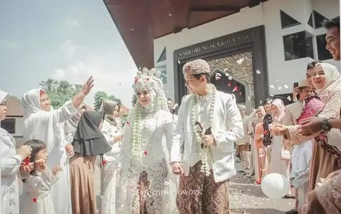 Potret Kenangan Thya Sethya Eks Gadis MMA dan Suami (Sumber: Instagram/thyasethyaa)