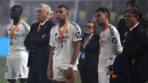 Carlo Ancelotti, pelatih Real Madrid, bersiap menghadapi AC Milan di Santiago Bernabeu pada Rabu, 6 November 2024.