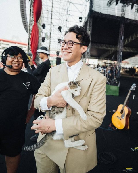 Pengalaman masa sulit itu memberi Ardhito banyak pelajaran. Ia belajar bahwa apresiasi sekecil apapun dari orang lain bisa menjadi dorongan besar untuk terus berkarya.&nbsp;