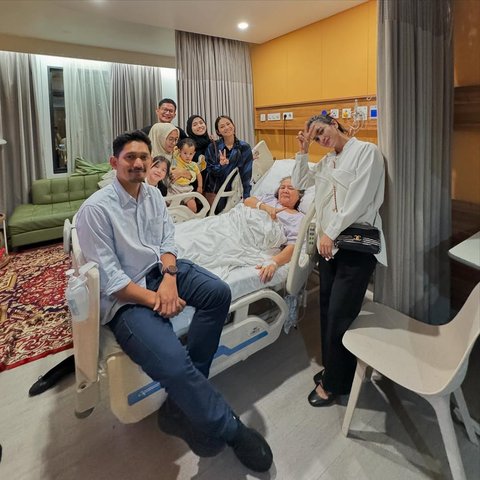 Momen Kebersamaan Ibnu Jamil dan Sang Ibunda yang Kini Tinggal Kenangan