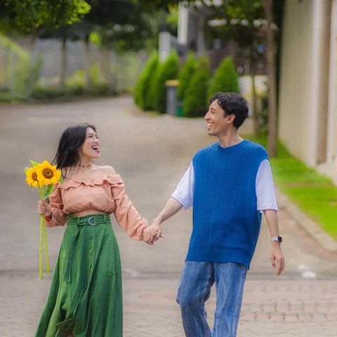 Tertawa./Copyright Fimela - Adrian Utama Putra