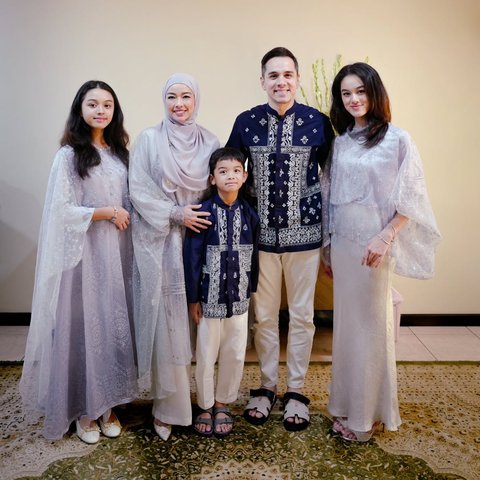Potret Si Raja Sinetron Rionaldo Stockhorst Bersama Istri, Tetap Harmonis dan Jauh dari Gosip