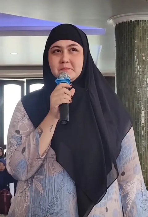 Potret Talitha Curtis Berhijab Lagi (Sumber: Instagram/talithacurtis_)