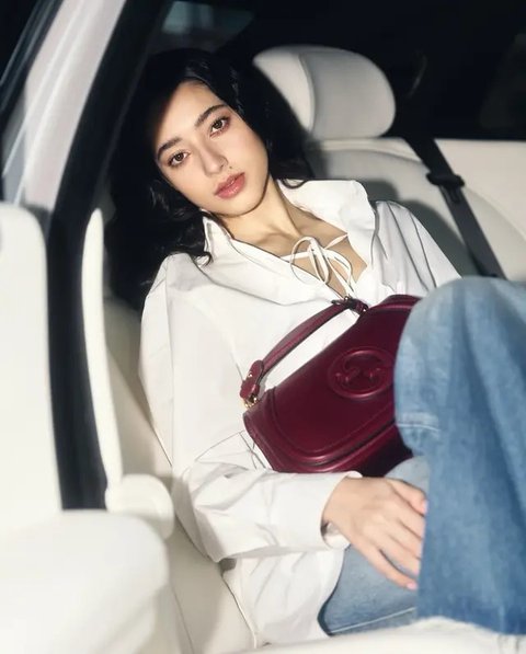 Pesona Ameera Khan Model Malaysia Kekasih Jefri Nichol (Sumber: Instagram/littlemisskhan)