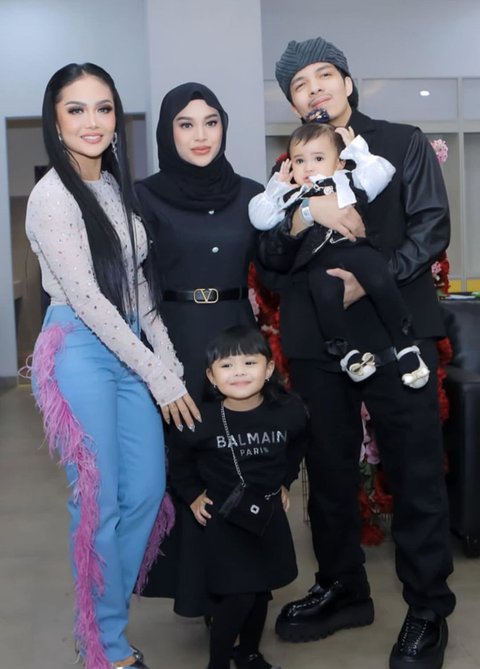 Dari Backstage hingga Sorotan Panggung, Dukungan Aurel Hermansyah untuk Krisdayanti yang Mengharukan