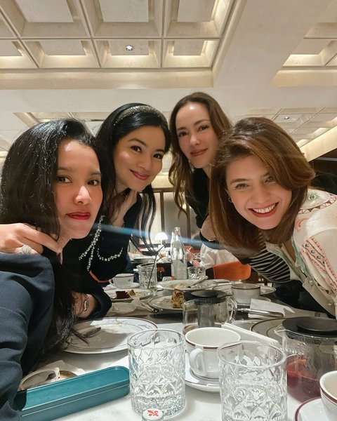 Kumpul Cantik, Potret Titi Kamal - Cathy Sharon Dinner Bareng