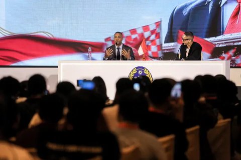 Patrick Kluivert saat dikenalkan sebagai pelatih baru Timnas Indonesia (c) Bagaskara Lazuardi