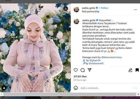 Belakangan ini penampilan pedangdut Zaskia Gotik mencuri perhatian. Penampilan Zaskia sepulang umroh berbeda dari biasanya. Ia tampil cantik dengan balutan hijab. Ia mengaku sedang memperdala