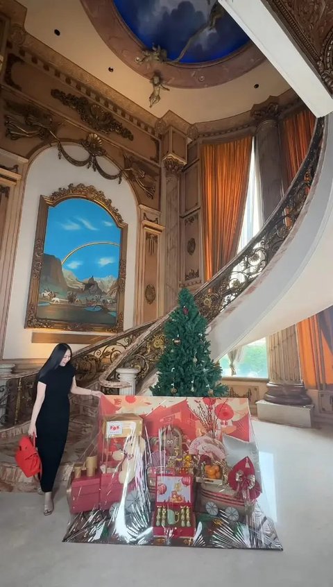 Jelang hari raya Imlek, potret hampers Sisca Kohl dan keluarga sukses curi perhatian warganet. Sumber: IG @siscakohl