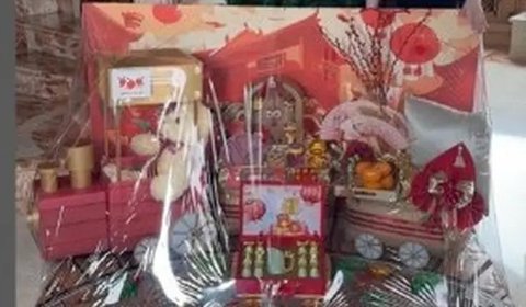 Jelang hari raya Imlek, potret hampers Sisca Kohl dan keluarga sukses curi perhatian warganet. Sumber: IG @siscakohl