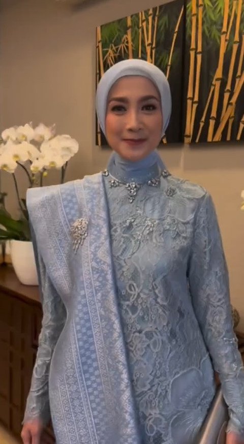 Gaya Hijab Desy Ratnasari di Berbagai Momen, Cantik dan Stylish