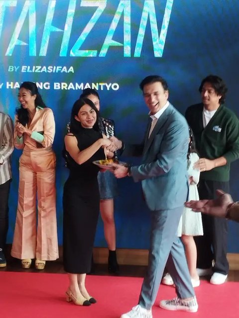 Membuka 2025, produser Manoj Punjabi umumkan proyek film La Tahzan akan segera syuting. Film ini dibintangi Ariel Tatum, Marshanda, dan Deva Mahenra. (Foto: Dok. Tim MD Pictures)