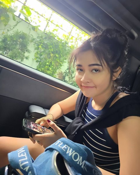 Terbiasa Tampil Cantik Sempurna, Begini Potret Bella Bonita dengan Pose Gak Banget