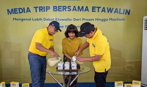 Media Trip Bersama Etawalin di pabrik susu kambing Etawalin di Kroya, Cilacap, Jawa Tengah, 20 Januari 2025.  (Liputan6.com/Henry)