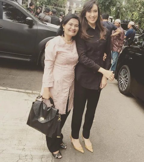 Menteri Pariwisata Widiyanti Putri Tampil Sederhana, Dikenal Tajir (Sumber: Instagram/widi.wardhana)
