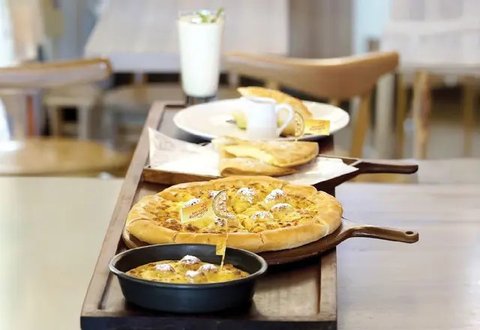 Manis Legit Durian Musang King Berpadu Keju Mozarella dalam Menu Pizza. (Dok: Liputan6.com dyah pamela)