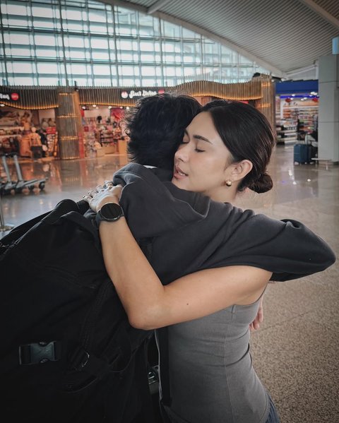 Potret Nana Mirdad dan Andre White Antar sang Anak Jason Deandra Berangkat Kuliah ke Aussie