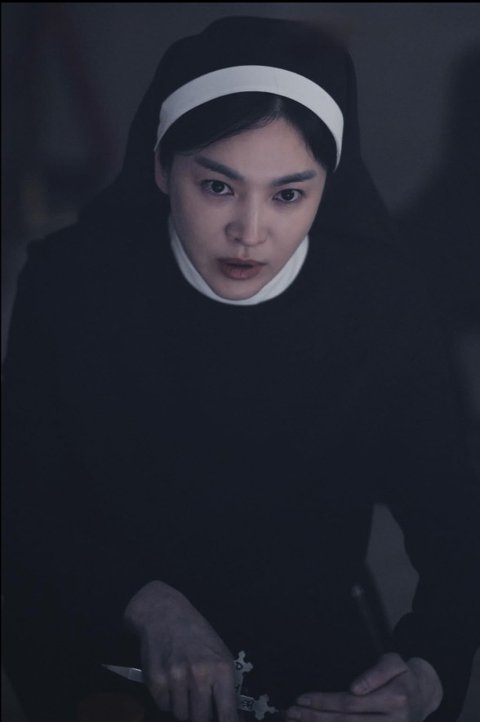 Review Film 'DARK NUNS' yang Dibintangi Song Hye Kyo, Penuh Plot Twist