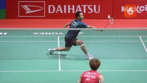 Tunggal putra Indonesia, Jonatan Christie, sukses menaklukkan wakil Chinese Taipei, Lin Chun-Yi, pada babak 16 besar Indonesia Masters 2025 di Istora Senayan, Jakarta, Kamis (23/1/2025). Jojo menang dengan skor 21-9, 10-21, dan 21-15. (Bola.com/M Iqbal Ichsan)