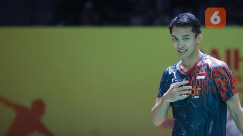 Tunggal putra Indonesia, Jonatan Christie, tersenyum setelah berhasil menaklukkan wakil Chinese Taipei, Lin Chun-Yi, pada babak 16 besar Indonesia Masters 2025 di Istora Senayan, Jakarta, Kamis (23/1/2025). Jojo menang dengan skor 21-9, 10-21, dan 21-15. (Bola.com/M Iqbal Ichsan)
